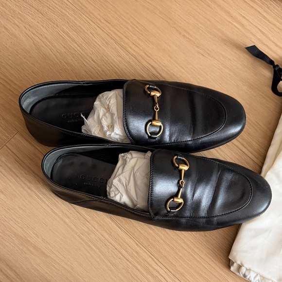 Gucci Jordan Loafer in Black - Picture 2 of 4